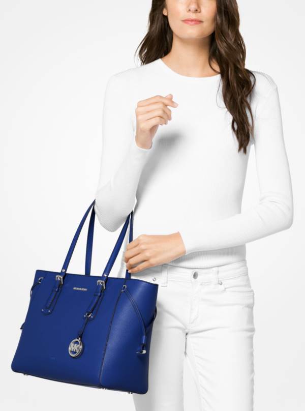 Damske Prenosná Taška Michael Kors Voyager Medium Crossgrain Leather Modre - Kabelky Michael Kors Outlet | NTPUC-9413